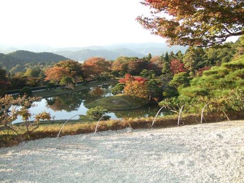 秋の隣雲亭から