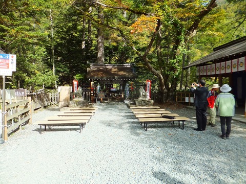 10·î8ÆüÄ«¡¢¿À»ö¤Î½àÈ÷¤Î¿Ê¤à±üµÜ