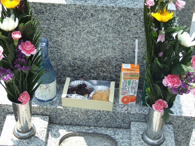 お酒おジュースとお団子