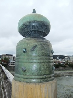 ÃÓÅIJ°Áûư¤ÎÅá½ý»°¾òÂç¶¶¤Îµ¼Êõ¼î