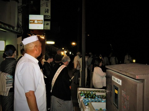 21¶Ó¤ÎÀ¾¸æºÂ¤ò¤â¤Æ¤Ê¤¹¤¿¤á¤ËŹƬ¤ÇÂÔ¤ÄÂç¾