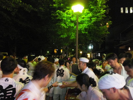 £²£±¡¦¶Ó¿ÀÍÁ²ñ¤Î¿Í¤¿¤Á¤Ë¿¶¤ëÉñ¤¦