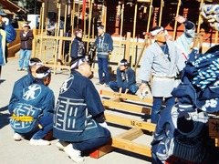 1・張出し舞台の組立て