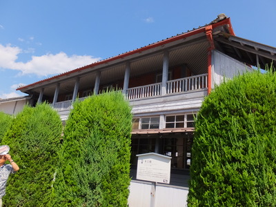 10�������ۡ�ʩ�ͽ�����Ƴ�Խɼ�