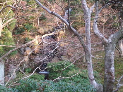 隣雲亭北側から雄滝を望む