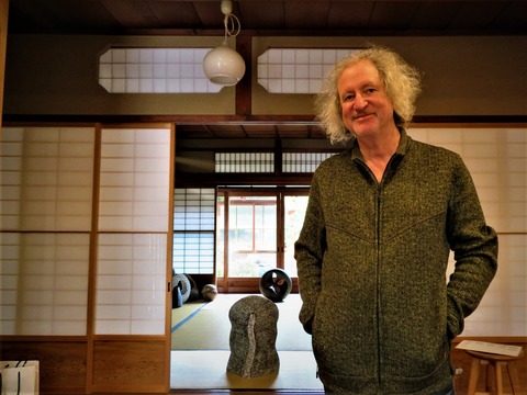 ¾ö¤Î¾å¤Ë¤âÆ«·ÝÉʤ¬ÃÖ¤«¤ì¤Æ¤¤¤ë