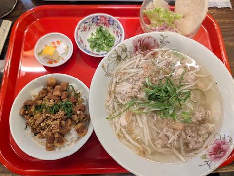 烏丸蛸薬師「ベトナム料理 コムゴン 京都店」でランチメニュー「フォーガーセット」を食べてきた
