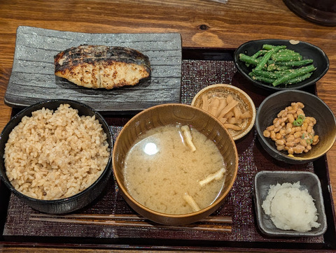 PXL_20251016_083706062.PORTRAIT.ORIGINAL