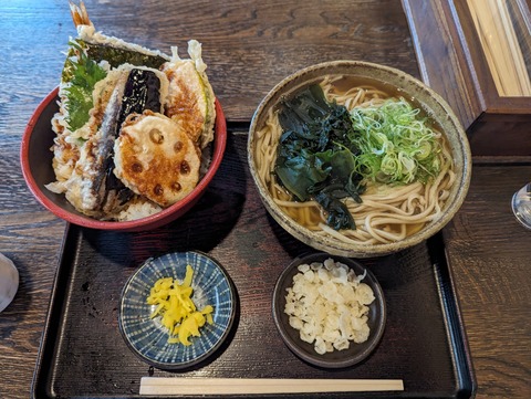 一乗寺「蕎麦切 塩釜」の【蕎麦大盛】は油断したら心折れそうになるぐらい多い