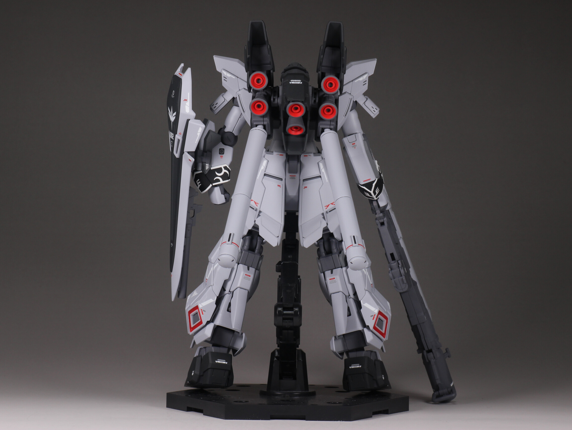HGUC 1/144 シナンジュ・スタイン (ナラティブVer.) 全塗装 : Namicom