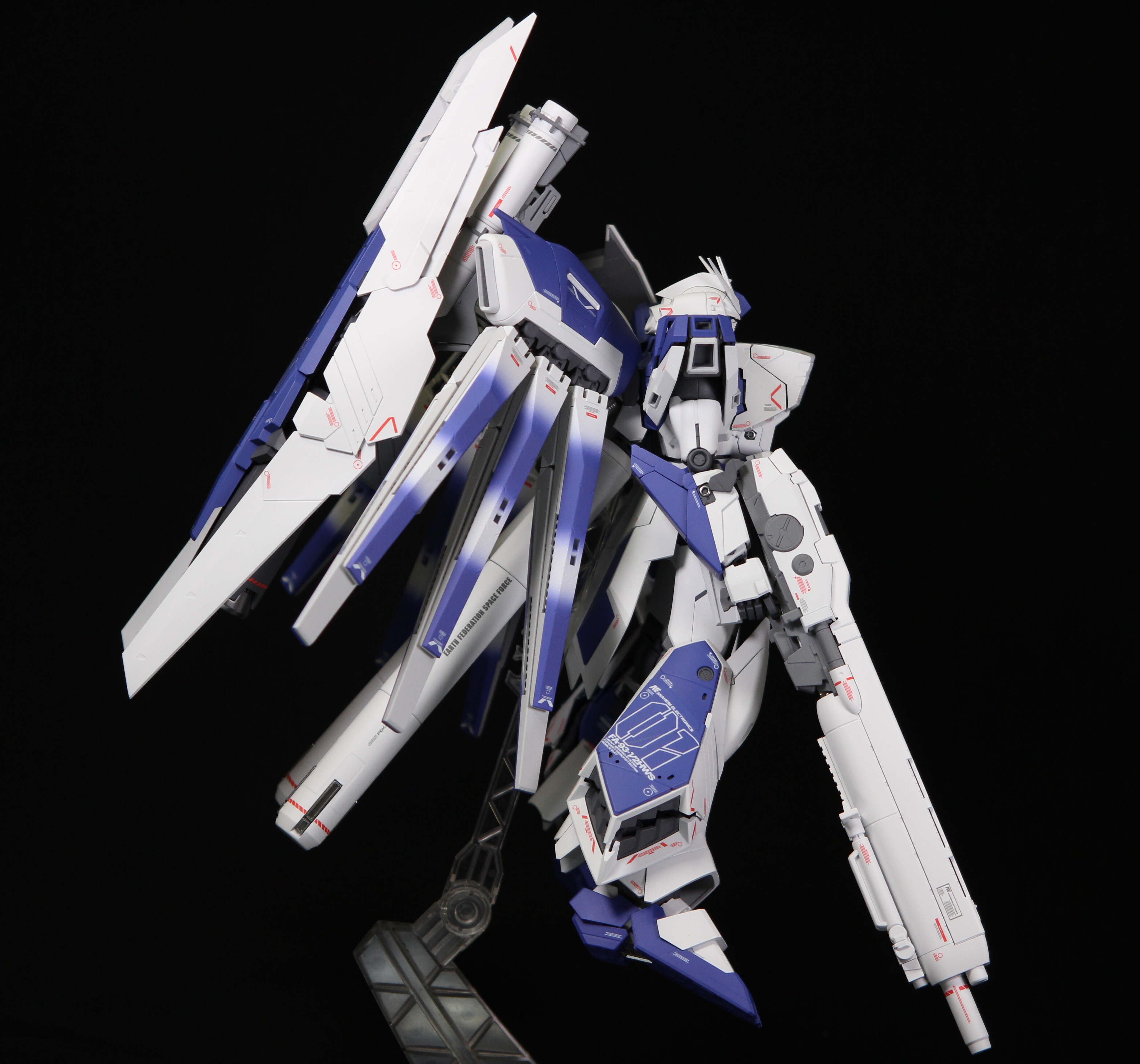 MG Ｈi-νガンダム　HWS装備型　ガンプラ　全塗装　完成品 全塗装【プレミアムプラス完成品】バンダイ MG 1/100 Hi-ν