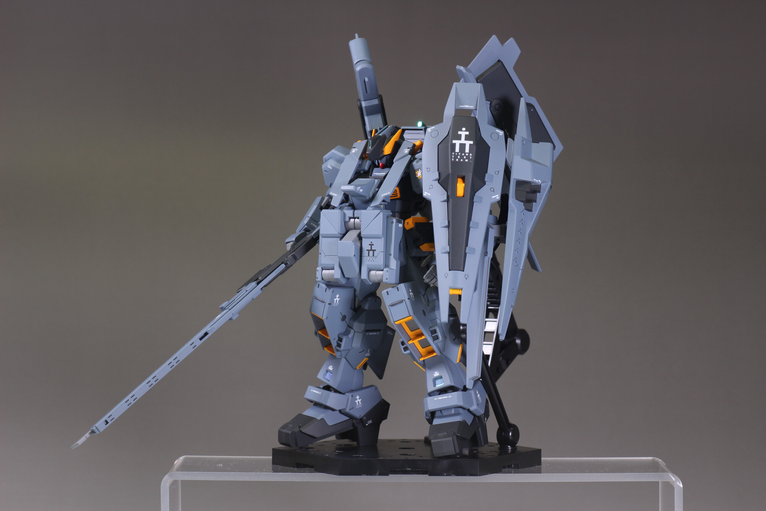A.O.Z』のガンプラ「HG ガンダムTR-1［ヘイズル改］＆ガンダムTR