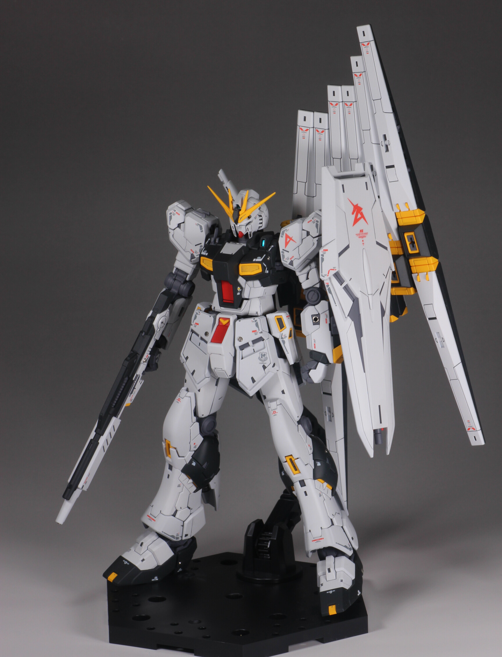 RG 1/144 vガンダム シャアのXIAYAS風塗装 RG 1/144 vガンダム シャアのXIAYAS風塗装