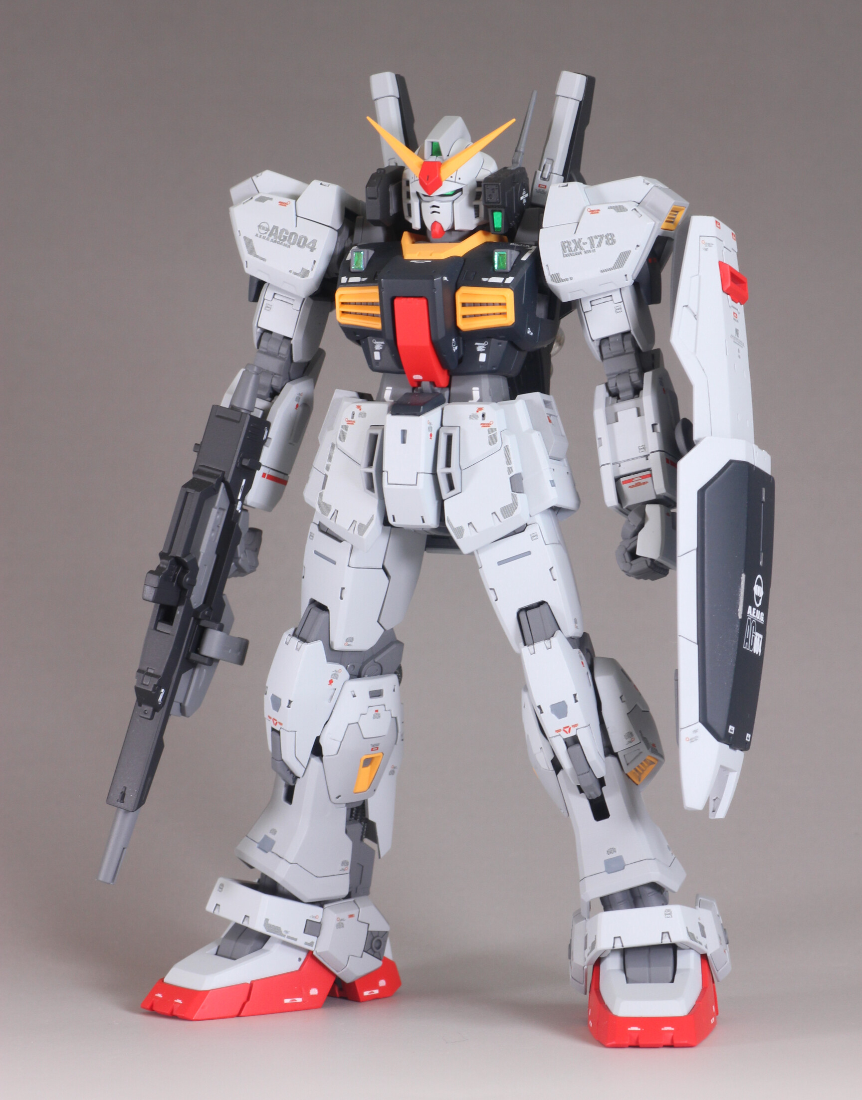 RG 1/144 RX-178 ガンダムMk-Ⅱ （エゥーゴ仕様）【 塗装完成品