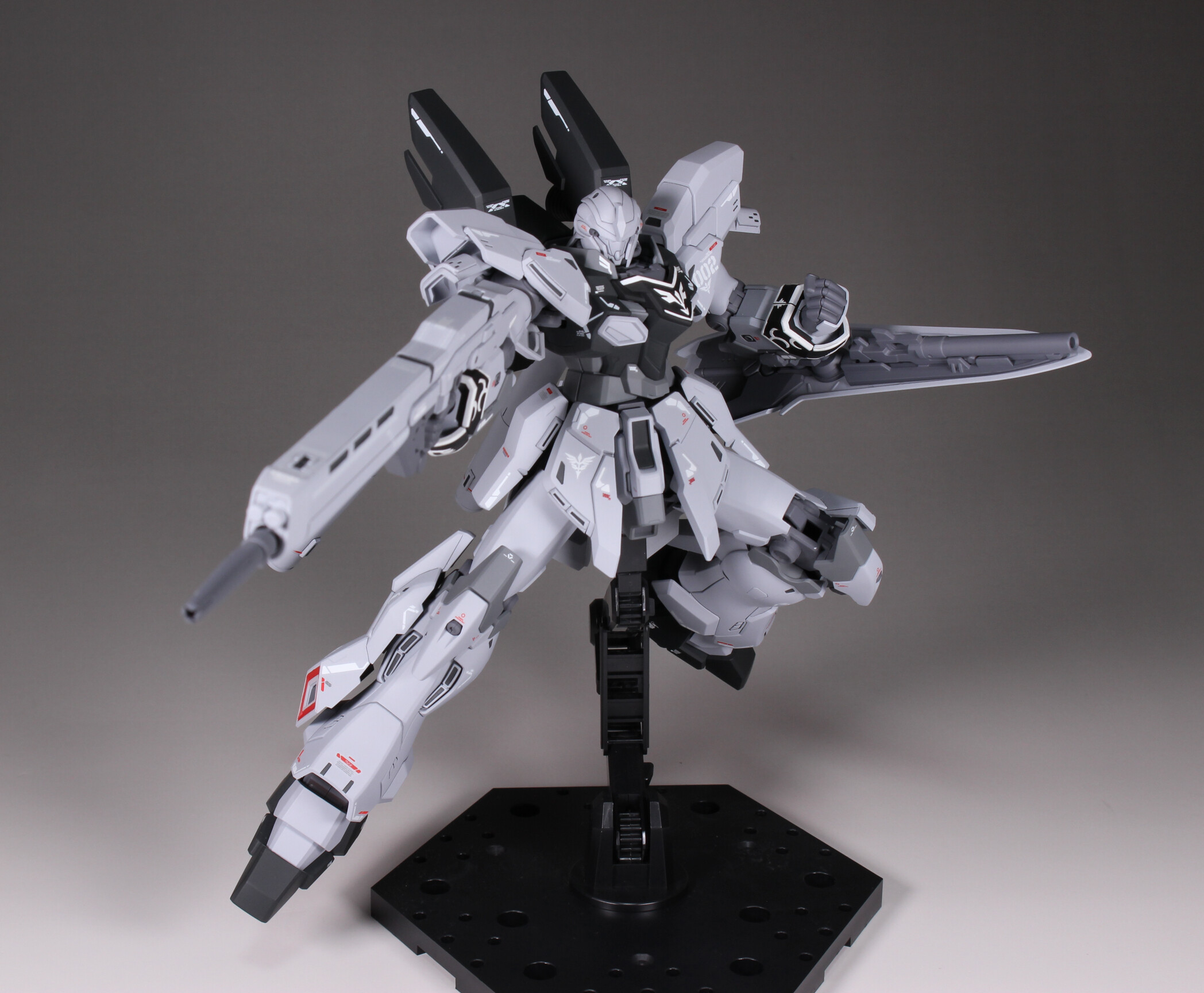 HGUC 1/144 シナンジュ・スタイン (ナラティブVer.) 全塗装