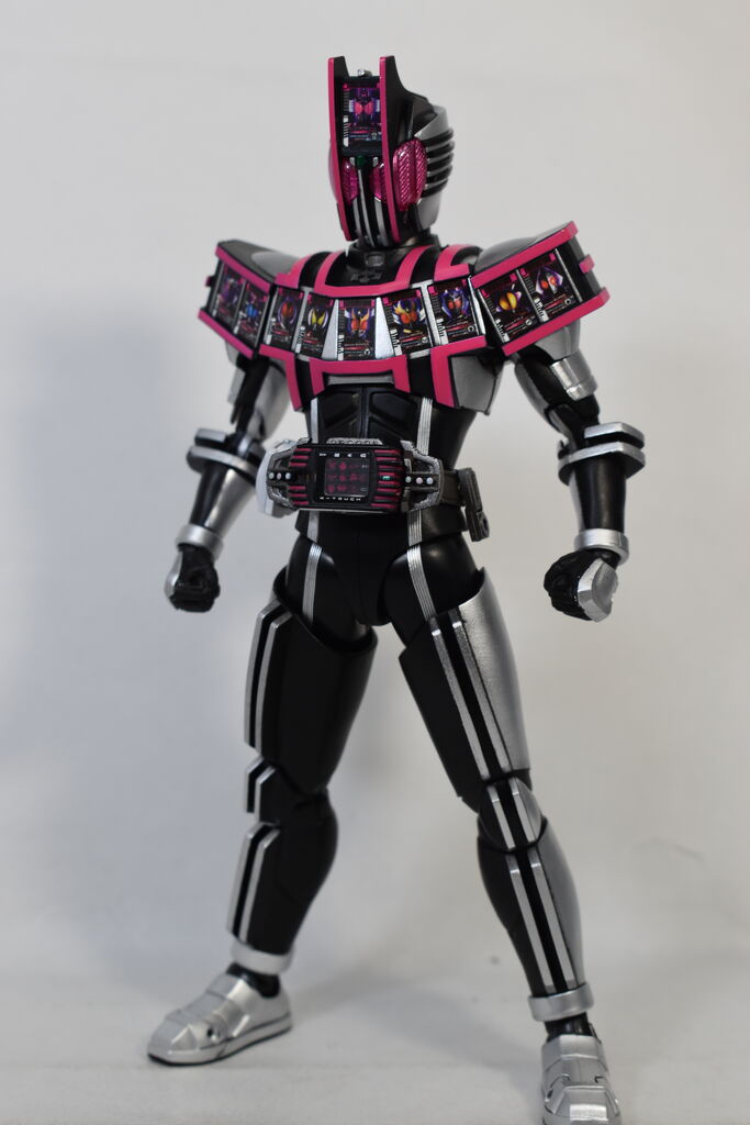 仮面ライダーディケイド コンプリートフォーム フィギュア SHF 真骨彫 当時物 51NqgYSXfrS._UF350,350_QL80_.jpg