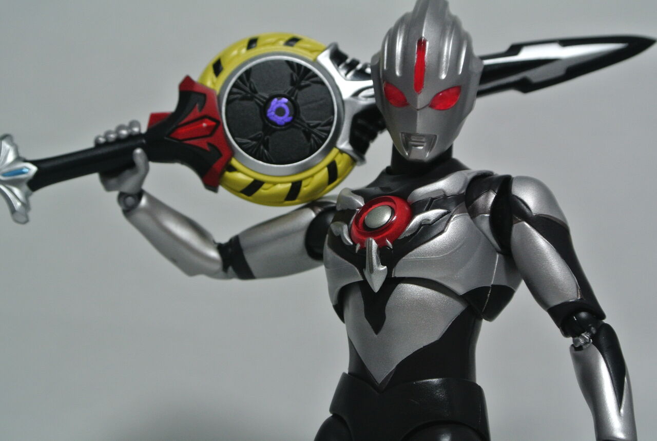 S.H.Figuarts　ウルトラマンオーブオリジン　フィギュア　オーブダーク