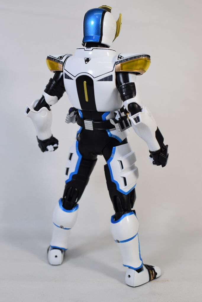 S.H.Figuarts 仮面ライダーイクサ セーブモード/バーストモード