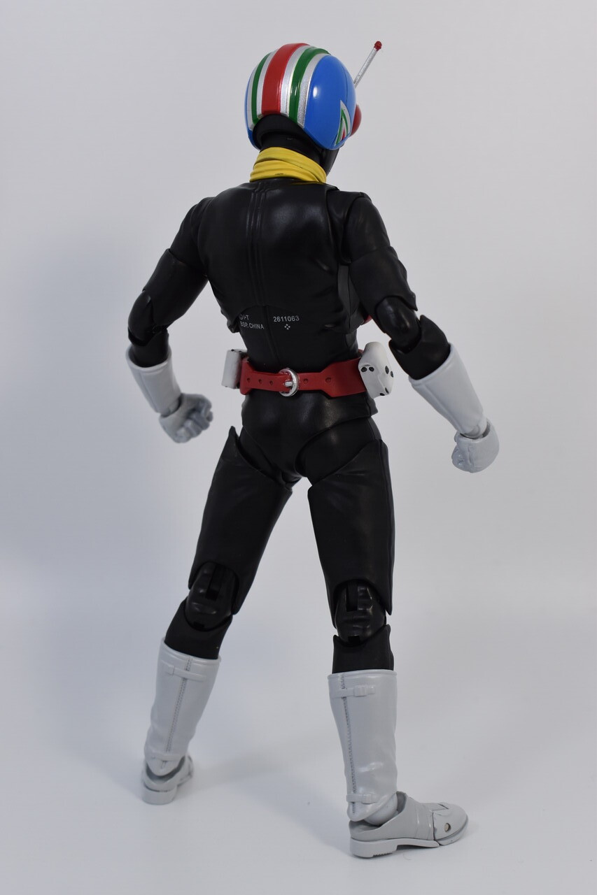 真骨彫　ライダーマン　未開封 Amazon.co.jp: S.H.Figuarts(真骨彫製法) 仮面ライダーV3