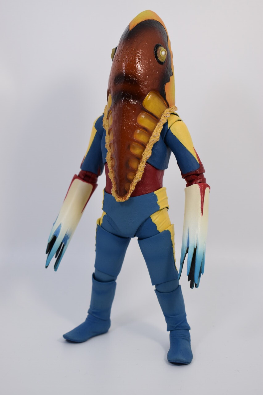 フィギュアーツ　メトロン星人　狙われた街ver Amazon.co.jp: BANDAI SPIRITS(バンダイ スピリッツ) S.H.