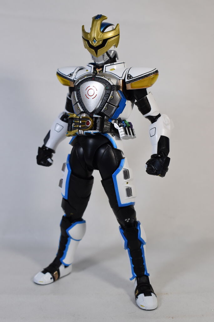 真骨彫製法S.H.Figuarts仮面ライダーイクサセーブモード/バーストモード S.H.Figuarts（真骨彫製法） 仮面ライダーイクサ セーブモード