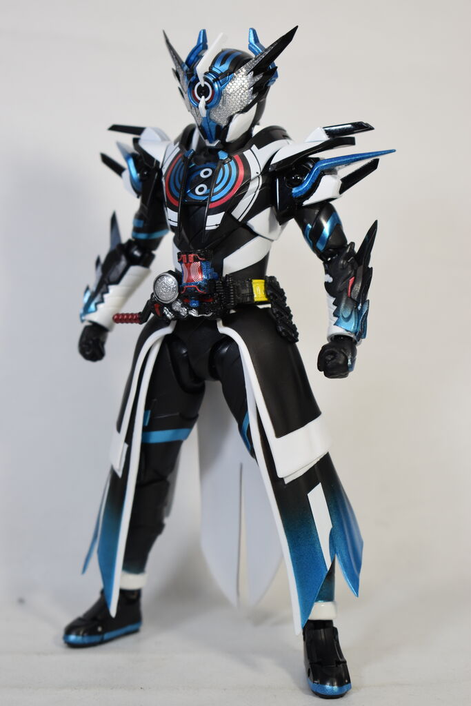 S.H.Figuarts 仮面ライダークローズエボル レビュー : HERO