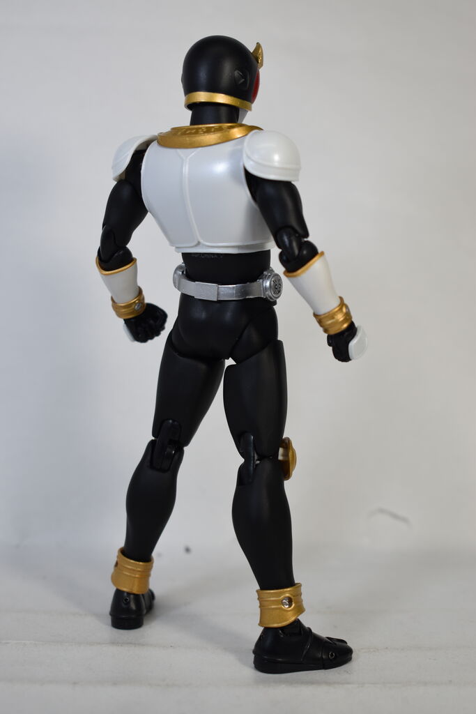 S.H.Figuarts 仮面ライダークウガ グローイングフォーム（真骨彫