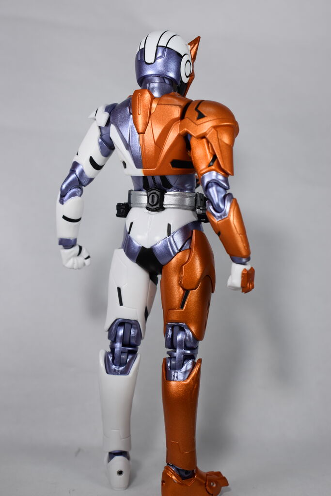 S.H.Figuarts 仮面ライダーバルキリー ラッシングチーター
