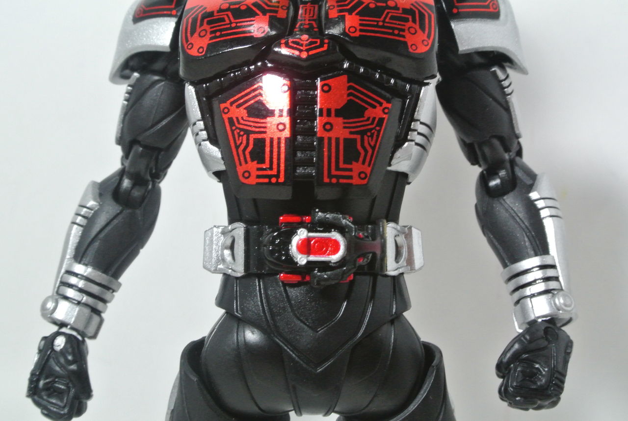 真骨彫　仮面ライダーダークカブト S.H.Figuarts（真骨彫製法）仮面ライダーダークカブト