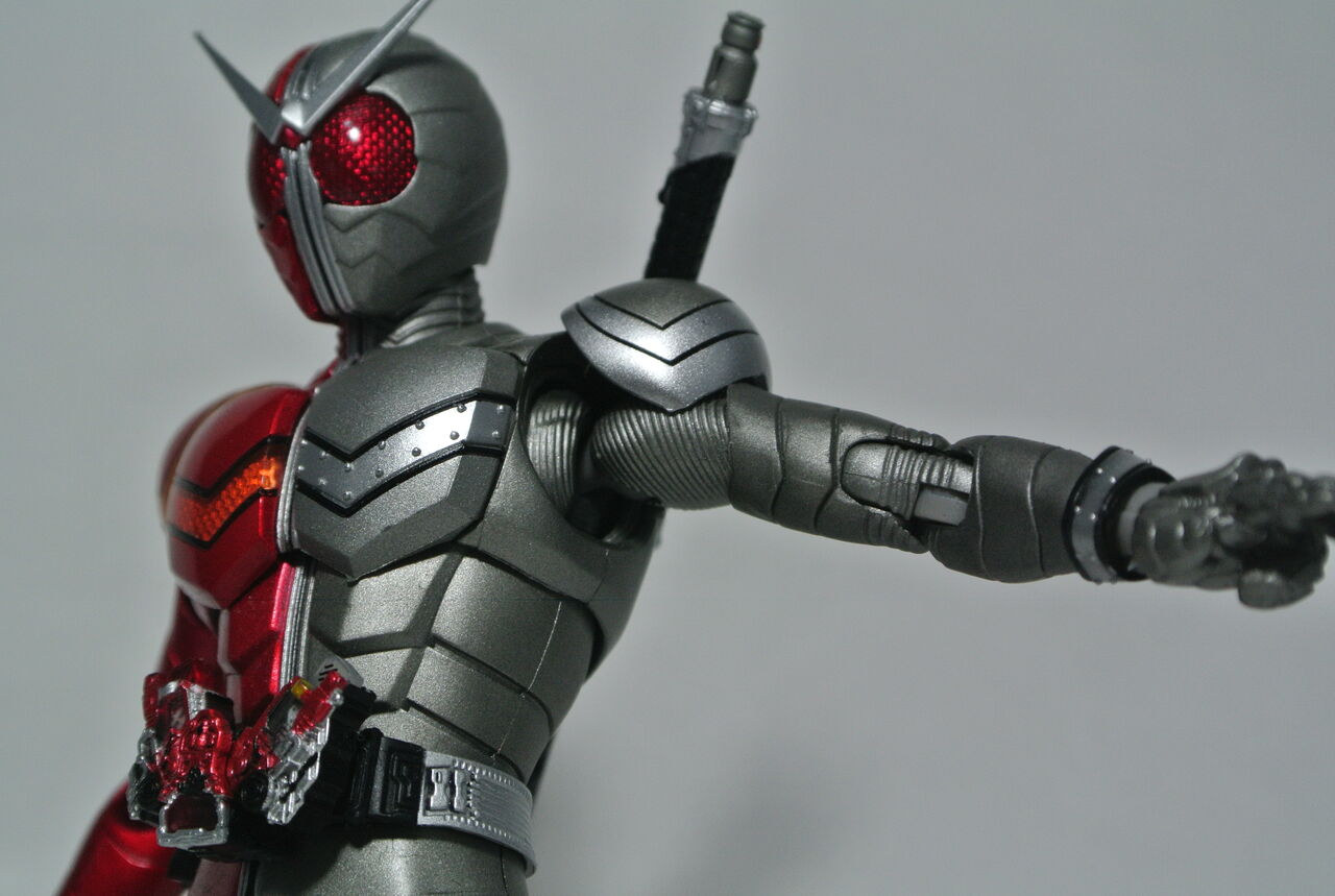 S.H.Figuarts（真骨彫製法）仮面ライダーW ルナトリガー ヒートメタル