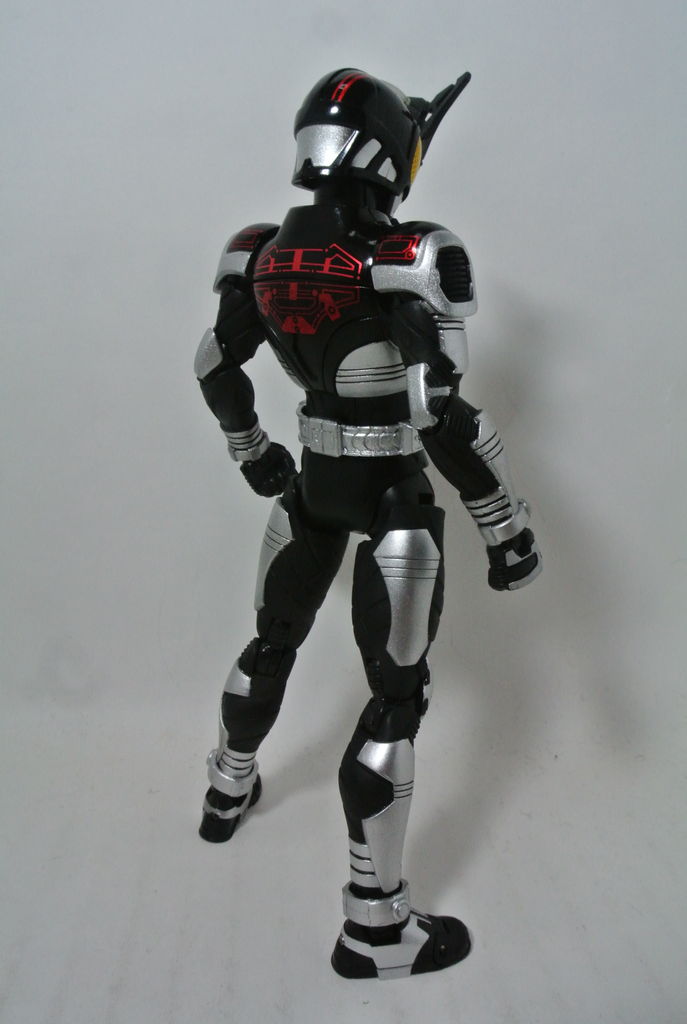 BANDAI - 真骨彫 仮面ライダーダークカブト S.H.Figuarts（真骨彫製法）仮面ライダーダークカブト