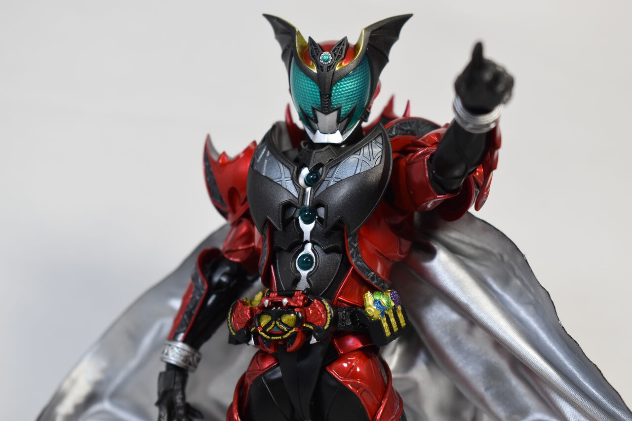 S.H.Figuarts 仮面ライダーダークキバ（真骨彫製法） レビュー : HERO