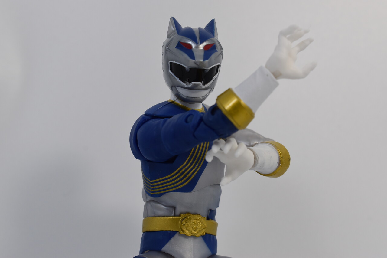 POWER RANGERS LIGHTNING COLLECTION WILD FORCE LUNAR WOLF RANGER