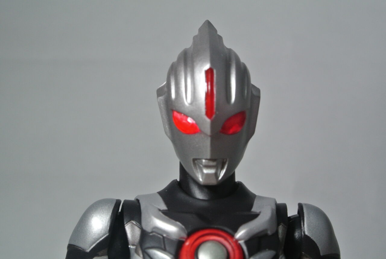 SHFiguarts ウルトラマンオーブダーク S.H.Figuarts ウルトラマンオーブダーク | 魂ウェブ
