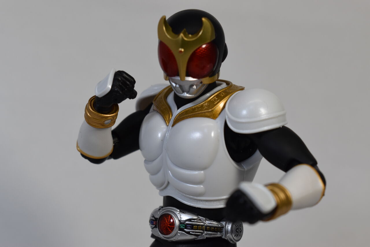 S.H.Figuarts 仮面ライダークウガ グローイングフォーム（真骨彫