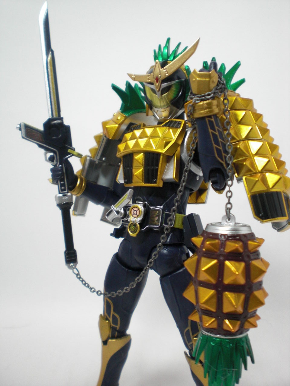 S.H.Figuarts 仮面ライダー鎧武パインアームズ＆仮面ライダーバロン