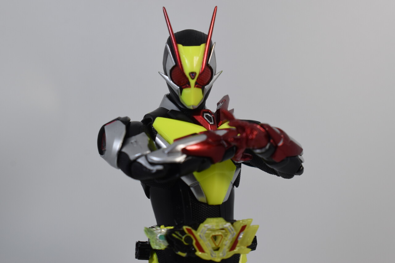 S.H.フィギュアーツ ゼロツー Amazon.co.jp: バンダイ(BANDAI) S.H.Figuarts 仮面ライダー