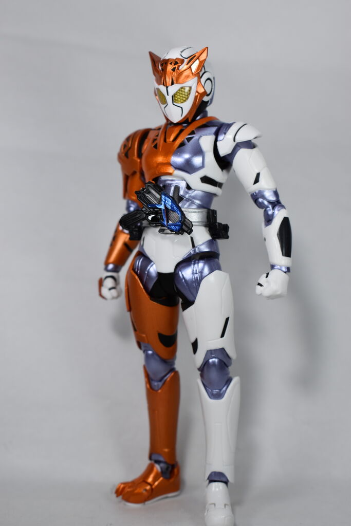 S.H.Figuarts 仮面ライダーバルキリー ラッシングチーター