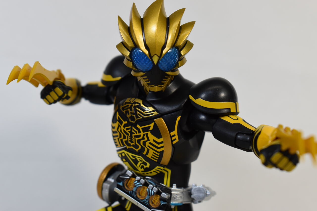 S.H.Figuarts 仮面ライダーオーズ ラトラーターコンボ(真骨彫 S.H.Figuarts 仮面ライダーオーズ ラトラーターコンボ(真骨彫