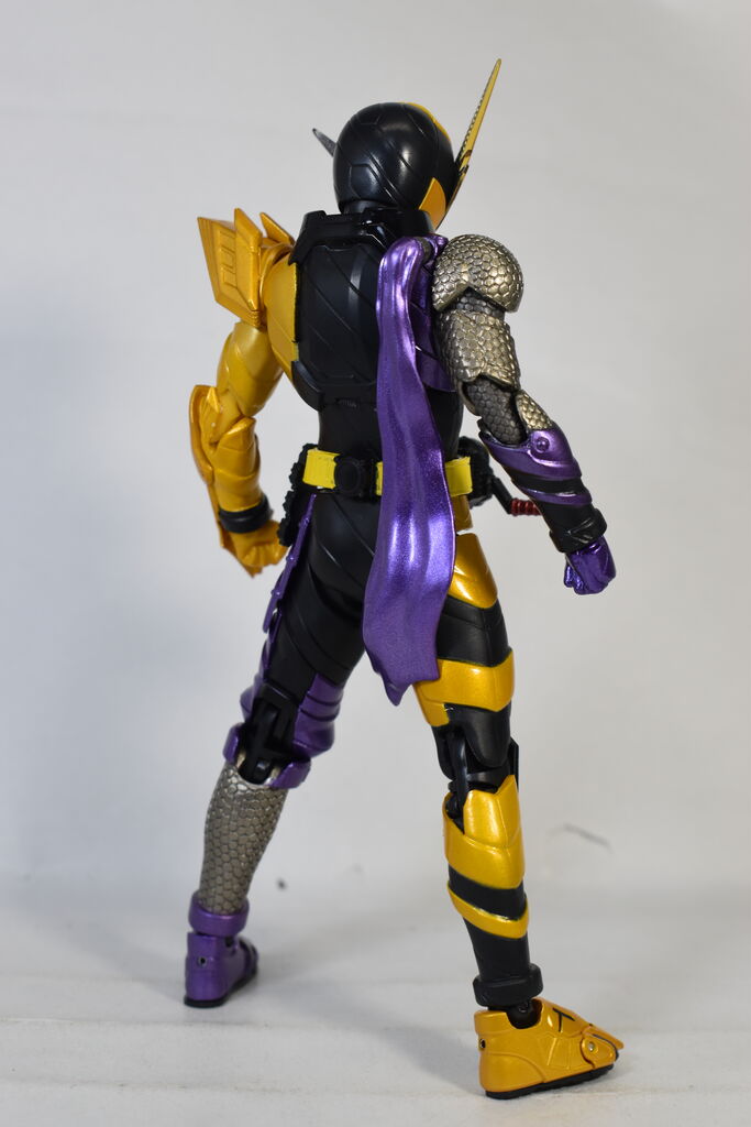 S.H.Figuarts 仮面ライダービルド ニンニンコミックフォーム