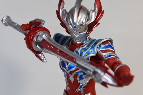 S.H.Figuartsウルトラマンタイガトライストリウム S.H.Figuarts ウルトラマンタイガ トライストリウムレインボー