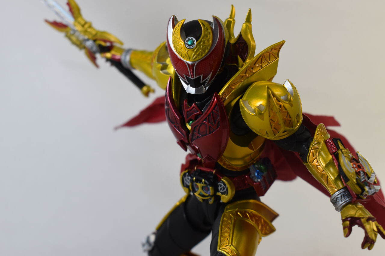 S.H.Figuarts 仮面ライダーキバ エンペラーフォーム（真骨彫製法