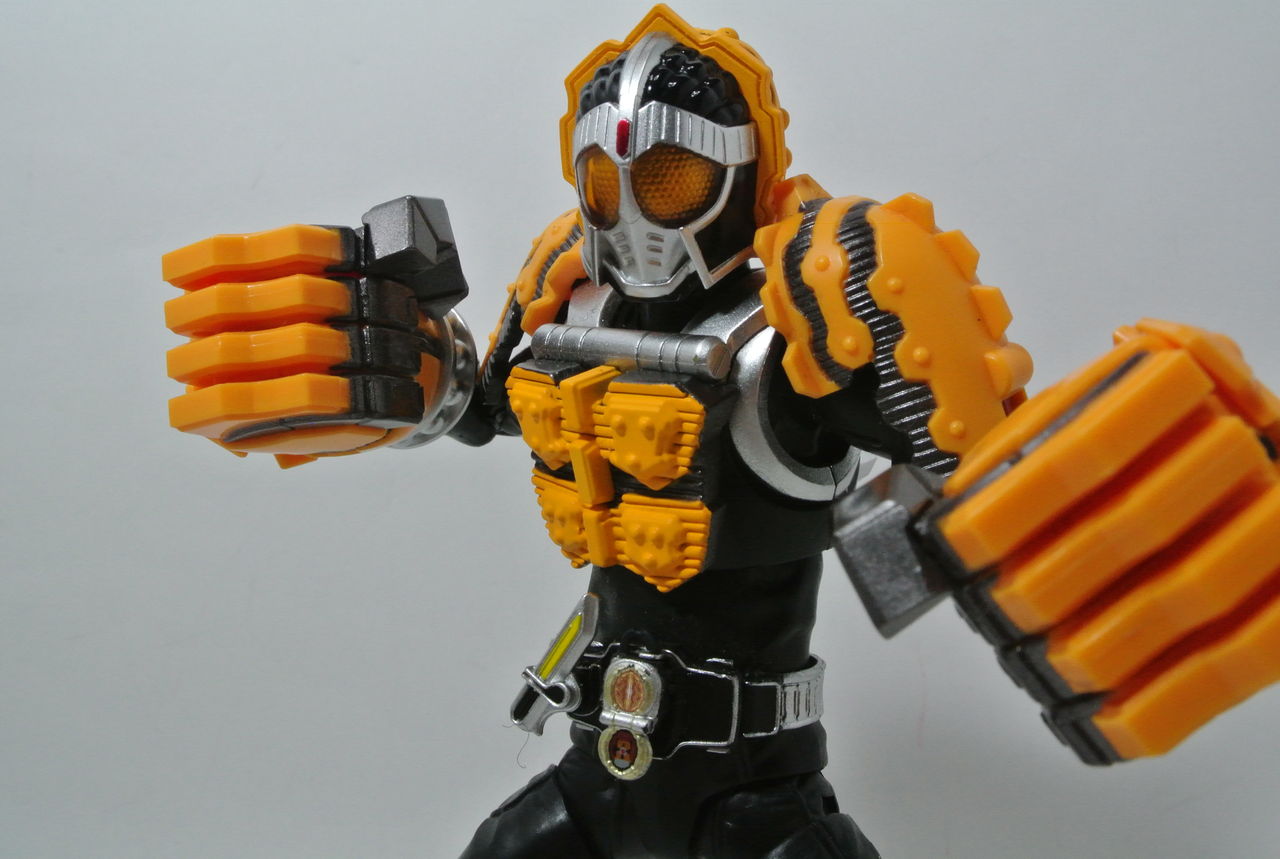S.H.Figuarts 仮面ライダーナックルクルミアームズ レビュー : ハニワ 