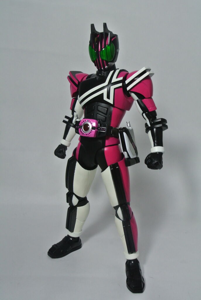 S.H.Figuarts仮面ライダーディケイド ネオディケイドライバーVer. S.H.Figuarts（真骨彫製法） 仮面ライダーディケイド（ネオ