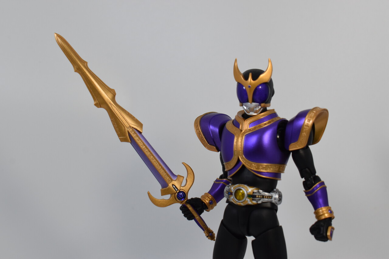 真骨彫 仮面ライダークウガ ライジングタイタン Amazon | S H.Figuarts（真骨彫製法） 仮面ライダークウガ