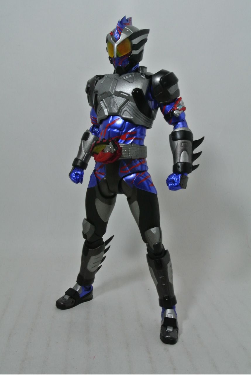 S.H.フィギュアーツ 仮面ライダーアマゾンズ　オメガ・アルファ・ネオ Amazon.co.jp: 【Amazon.co.jp限定】 TAMASHII NATIONS S.H.