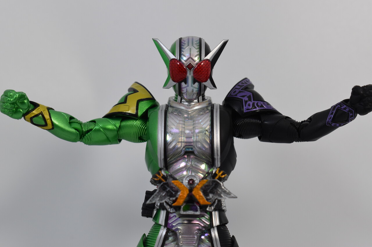 S.H.Figuarts 仮面ライダーW サイクロンジョーカーエクストリーム（真 ...