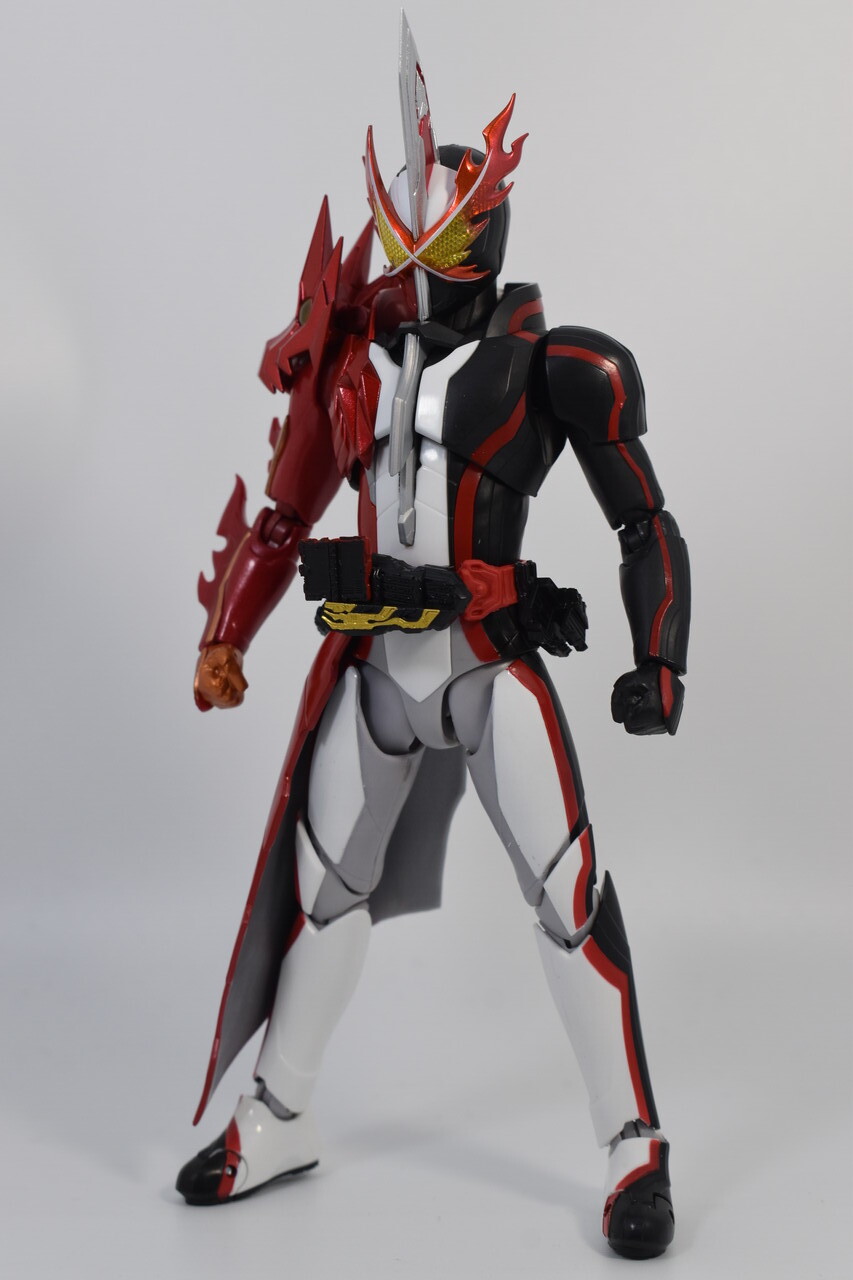 仮面ライダーセイバー ブレイブドラゴン llic Color 魂ストア 魂ストア限定商品「S.H.Figuarts 仮面ライダーセイバー ブレイブ