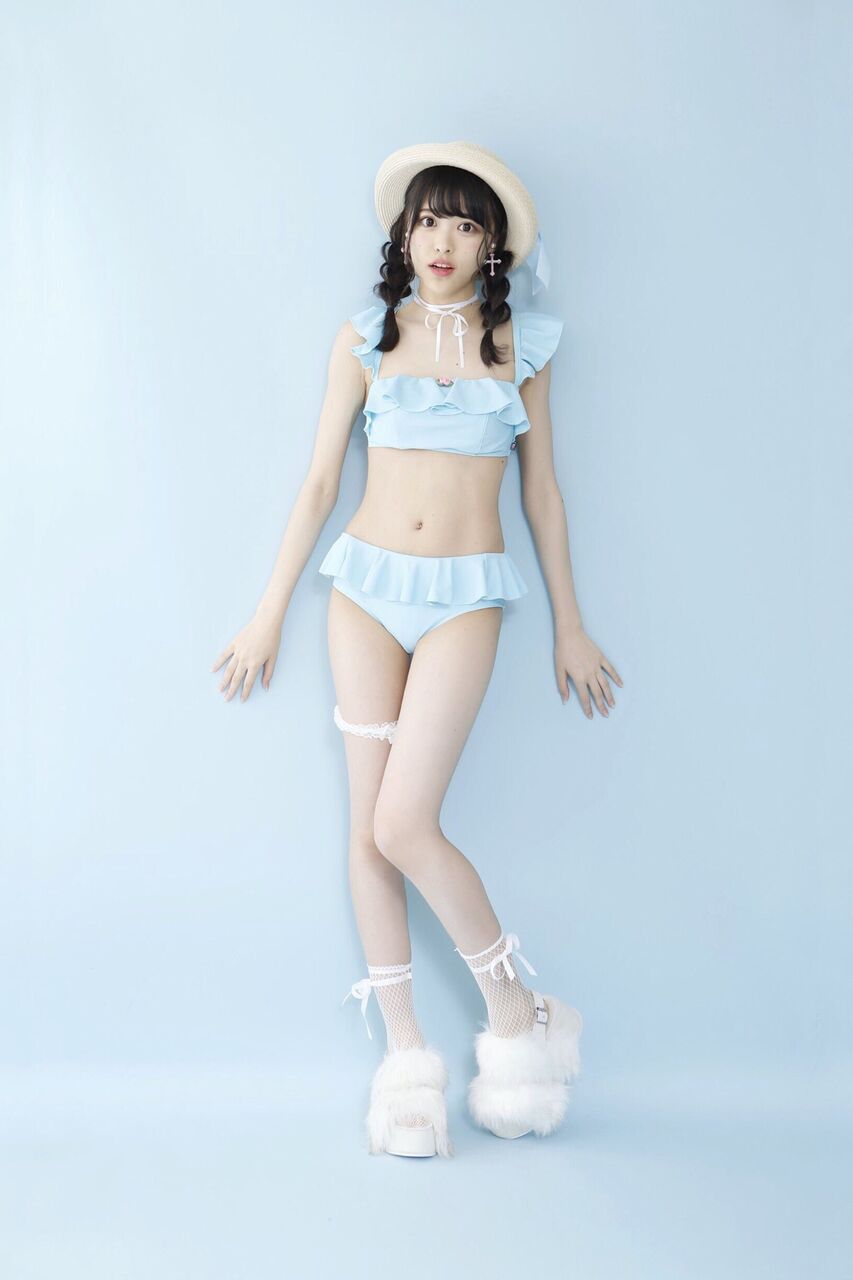 アキシブ水着画像 