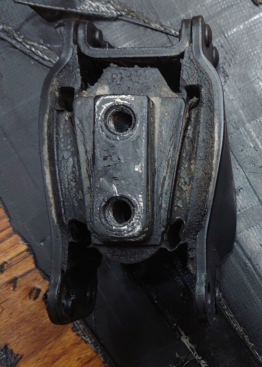 エンジンマウント4